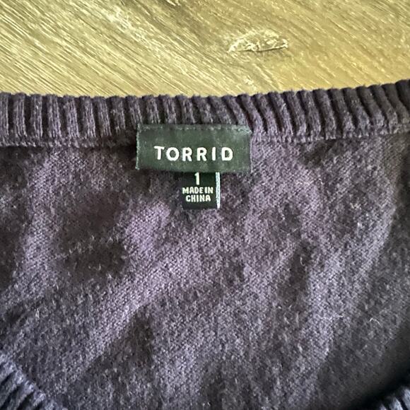 Torrid Sweater Black Embellished Patches Pullover Plus Size 1X - Picture 4 of 6